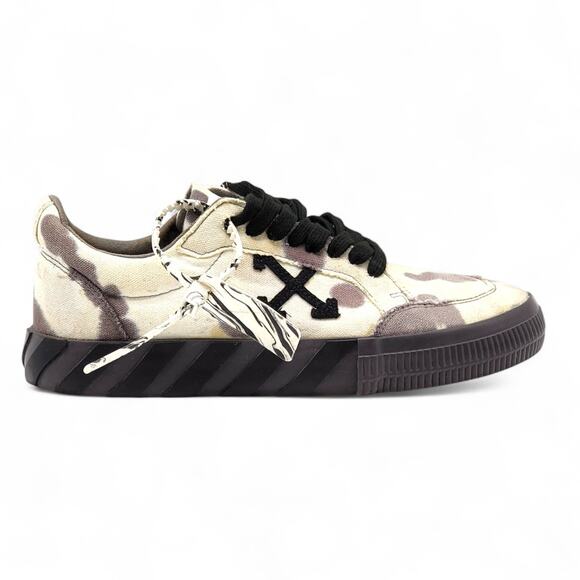 Off-White Vulcanized Arrows Canvas Low Sneakers Camo Black EU 41 US 8 - Preowned main image 4